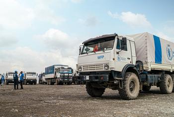 A WFP humanitarian convoy heads from Port Sudan to deliver lifesaving food aid to conflict-affected communities.