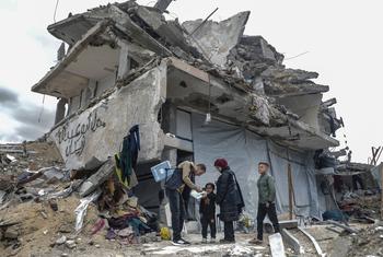 A child is vaccinated against polio in Jabalia in the north of the Gaza Strip.