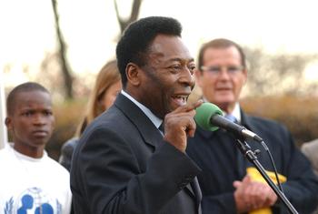 Brazilian football legend Pele speaks at the launch of the FIFA-UNICEF Alliance for Children, at UN headquarters. (November 2001)