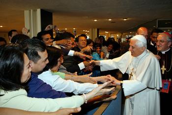 His Holiness Pope Benedict XVI touched the hands of the staff during his visit to the Manshet Headquarters.