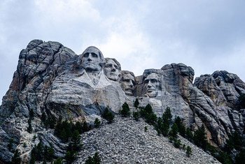 UN human rights experts expressed concerns about charges  against an indigenous leader who protested at Mount Rushmore in the US.