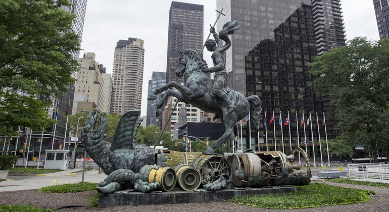 A view of the sculpture “Good Defeats Evil” on the UN Headquarters grounds, presented to the UN by the Soviet Union on the occasion of the Organization’s 45th anniversary. Created by Zurab Tsereteli, a native of Georgia, the sculpture depicts St. George s